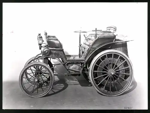 Archiv-Fotografie Auto Daimler Riemenwagen von 1894