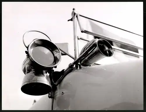 Archiv-Fotografie Auto - Automobil-Detail Karbidlampe und Horn, Grossformat 29 x 22cm