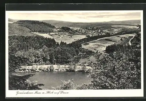 AK Daun / Eifel, Totale mit Gemündener Maar