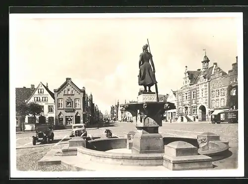 AK Husum, Markt mit Brunnen