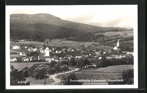 AK Kobersdorf, Blick auf Ort mit Berglandschaft