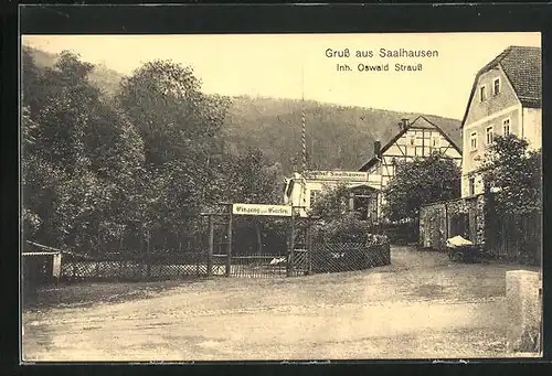 AK Saalhausen, Blick auf Gasthof Saalhausen vom Inhaber Oswald Strauss