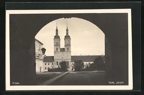 AK Tepl, Durchblick aus Torbogen auf Stift