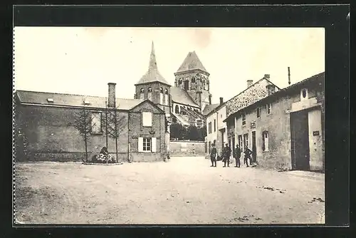 AK Lavennes, Kirche mit Kaiser Wilhelm-Gedenkstein