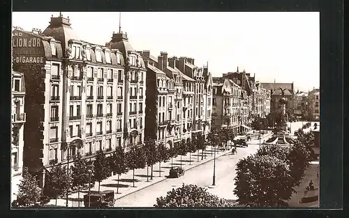 AK Reims, Place Droubt d`Erlon et l`Hôtel du Lion d`Or