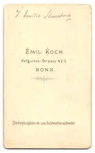 Fotografie Emil Koch, Bonn, Hofgartenstrasse 5, Portrait Dame mit Ohrringen & Brosche