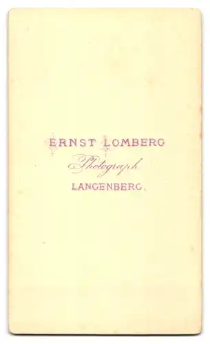 Fotografie Ernst Lomberg, Langenberg, Portrait Edelmann mit Baxckenbart trägt Anzug und Fliege
