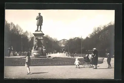 AK Helsinki, Runebergin patsas