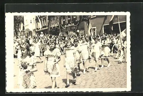 Foto-AK Selb, Wiesenfest-Umzug, 1952