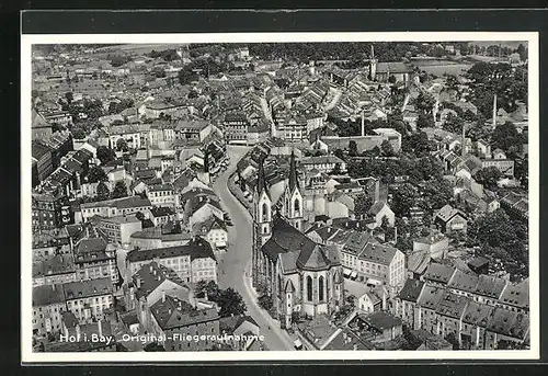 AK Hof i. Bay., Teilansicht mit Strassenpartie, Fliegeraufnahme