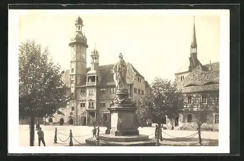 AK Eisenberg /S.-A., Denkmal am Rathaus