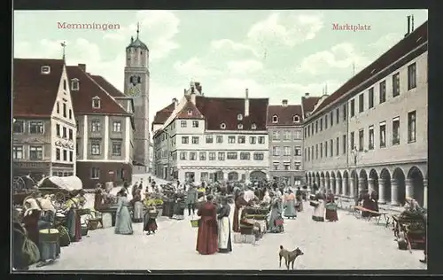 AK Memmingen, Marktplatz mit Kirche