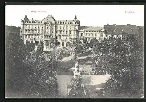 AK Pilsen /Plzen, Hotel Waldek im Sonnenschein