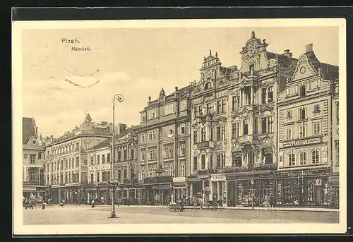 AK Pilsen /Plzen, Námesti, Geschäfte am Marktplatz