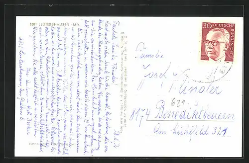 AK Leutershausen /Mttfr., Alte Fachwerkhäuser, Neue Schule, Kriegerdenkmal