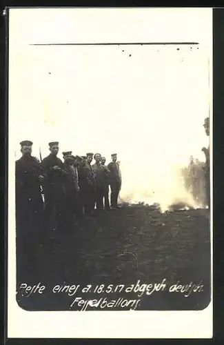Foto-AK Reste eines abgeschossenen deutschen Fesselballons 1917