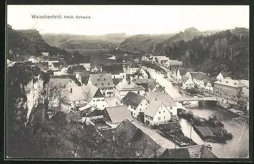 AK Waischenfeld /fränk. Schweiz, Ortsansicht mit Fluss und Brücke