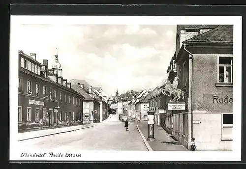 AK Wunsiedel, Blick in die Breite Strasse mit Gasthaus Egerländer