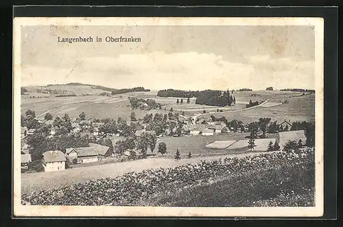 AK Langenbach / Oberfranken, Ortsansicht mit Umgebung