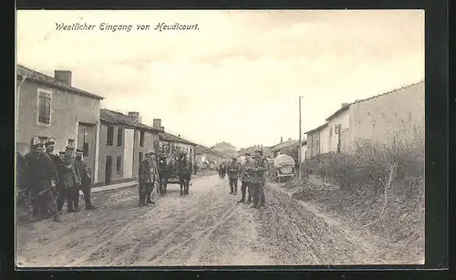 AK Heudicourt, Soldaten am westliche Eingang des Ortes