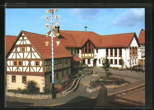 AK Bastheim, Rathaus im Ort, Wappenbaum