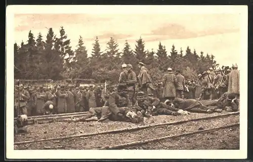 AK Kriegsgefangene an Bahngleisen