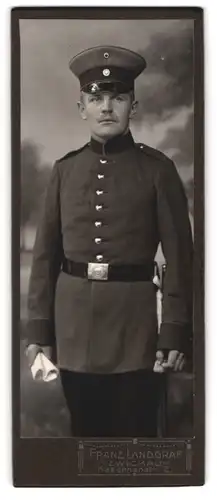 Fotografie Franz Landgraf, Zwickau, Kasernenstr. 2, Portrait Soldat in Uniform mit Bajonett und Portepee