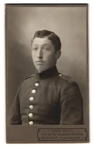 Fotografie Hans Miltz, München, Eisenmannstr. 3, Portrait junger Soldat in Uniform Rgt. 3