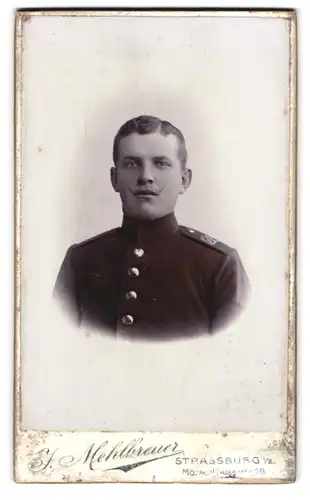 Fotografie J. Mehlbreuer, Strassburg i. E., Steinwallstr. 56, Portrait Soldat in Uniform 132 mit Moustache