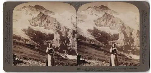 Stereo-Fotografie Underwood & Underwood, New York, Ansicht Scheidegg, Jungfrau Bergmassiv & Trachtenmädchen