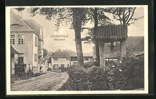 AK Ebensfeld, Strassenpartie im Ort mit Marienheim und Brunnen