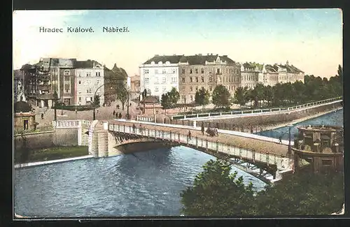 AK Königgrätz / Hradec Kralove, Nábrezi, Brücke in die Stadt