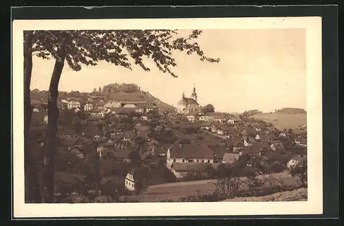 AK Pecka, Blick auf Ortschaft mit Kirche