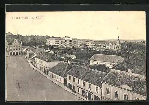 AK Chlumec n. C., Strassenpartie aus der Vogelschau mit Blick zum grossen Gebäude