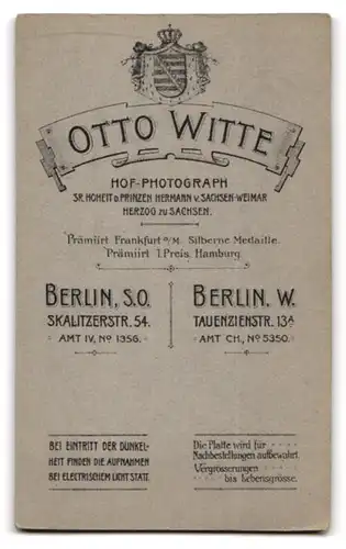 Fotografie Otto Witte, Berlin, Skalitzer Strasse 54, Mann mittleren Alters im Anzug und mit Bart