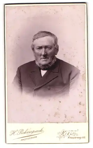 Fotografie H. Pickenpack, Kiel, Knooperweg 110, Älterer Herr mit Bart