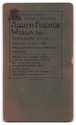 Fotografie Adolf Fischer, Weida i. Th., Geraerstrasse 27 /29, Kleines Mädchen mit Puppe