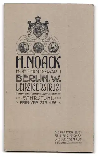 Fotografie H. Noack, Berlin-W., Leipzigerstrasse 121, Portrait bürgerlicher Herr mit Brille und Oberlippenbart