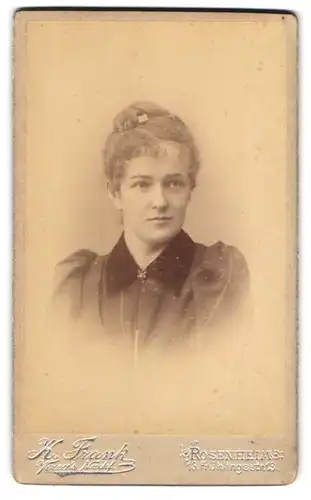 Fotografie K. Frank, Rosenheim, Frühlingstrasse 13, Portrait junge Dame mit hochgestecktem Haar
