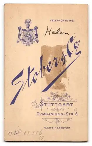 Fotografie Stober & Co., Stuttgart, Gymnasiumstrasse 6, Portrait junge Dame im weissen Kleid