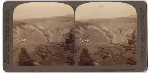 Stereo-Fotografie Underwood & Underwood, New York, Ansicht St. Pierre / Martinique, Bergsteiger am Mont Pelee