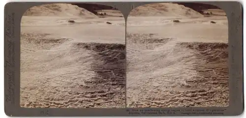 Stereo-Fotografie Underwood & Underwood, New York, Ansicht Yellowstone Park, Terrassenbildung an einem Geysir