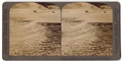 Stereo-Fotografie Underwood & Underwood, New York, Ansicht Yellowstone Park, Geysir bildet eine Terrasen-Formation