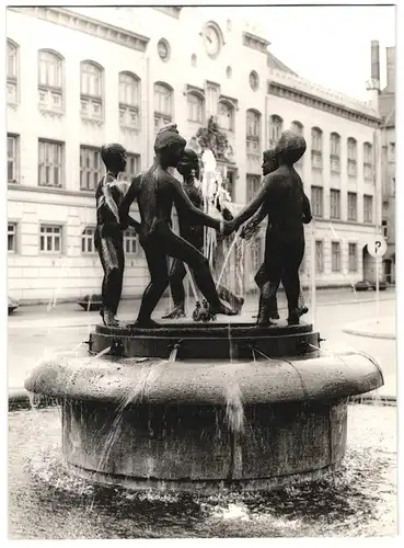 12 Fotografien Ansicht Zwickau, Herausgeber PGH Film & Bild Berlin, Foto Werner Hoffmann, Das Leben im Sozialismus-DDR