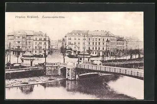 AK Königgrätz / Hradec Kralove, Brücke in die Stadt