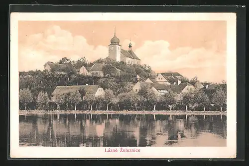 AK Lázne Zeleznice, Kirche im Ortsbild