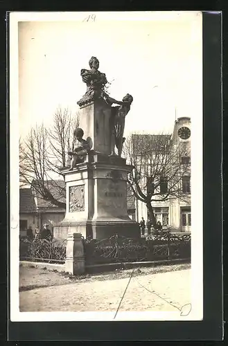 AK Miletin, Pomnik K. J. Erbena