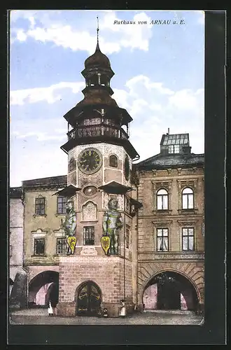 AK Arnau / Hostinne, Rathaus-Turm mit Uhr und Wächterfiguren