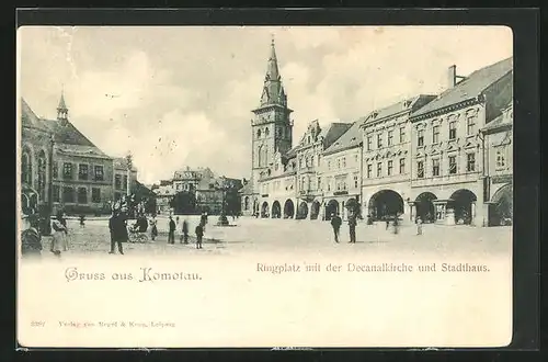 AK Komotau / Chomutov, Ringplatz mit der Decanalkirche und Stadthaus