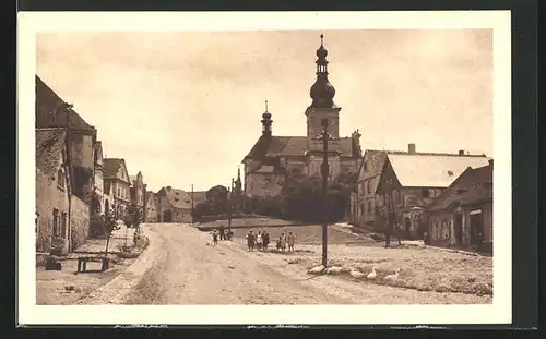 AK Cachovice, Hauptstrasse zur Kirche